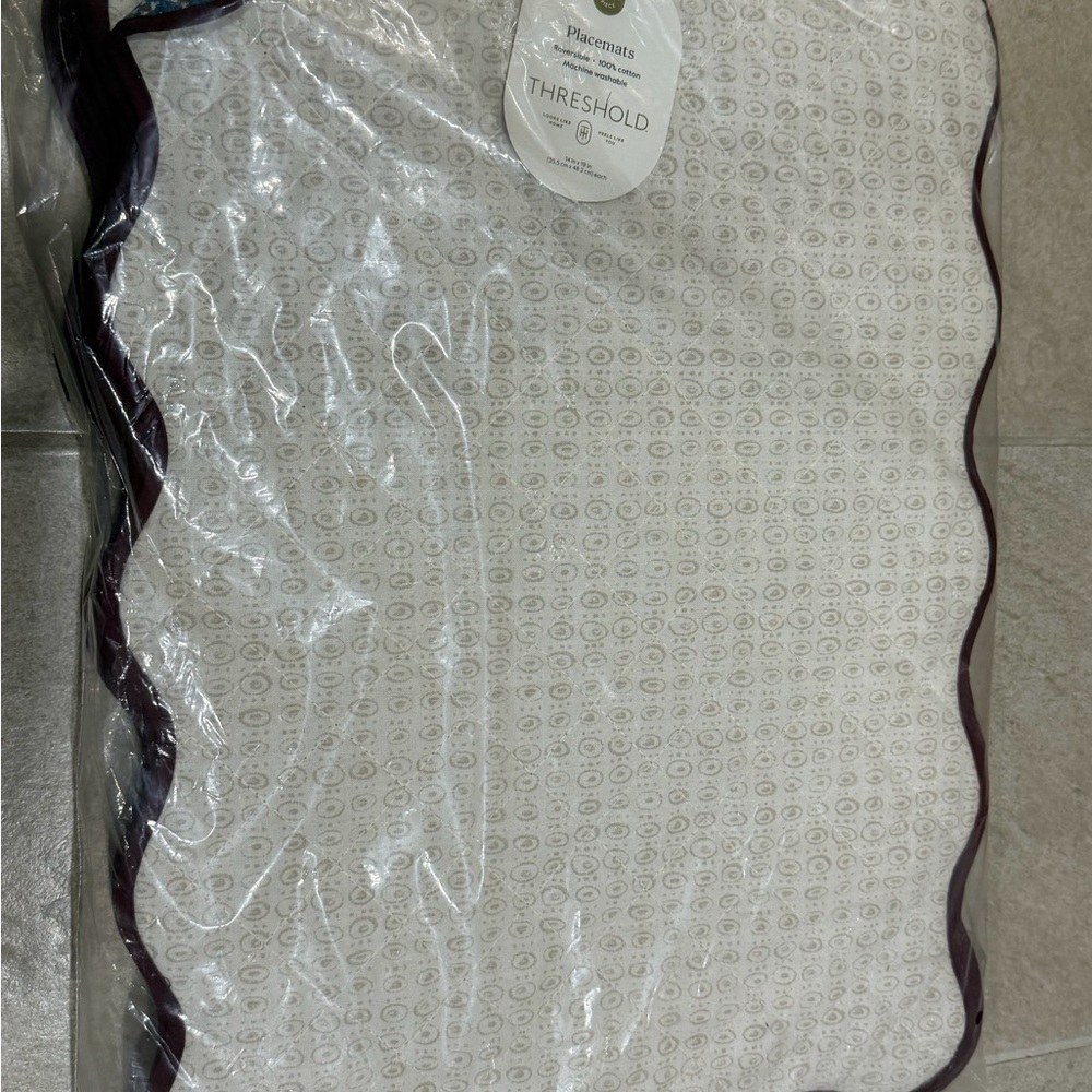 Threshold Cream and burgandy 100% cotton Placemats set of 12 brand new with tags